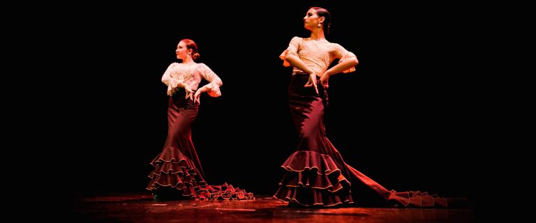 LA IMPORTANCIA DE LA  DANZA ESPAÑOLA EN EL BAILE FLAMENCO.